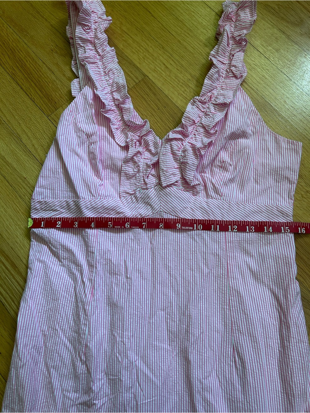Lilly Pulitzer Phoebe Ruffle Neck Seersucker Dress Pink Size 10 - Picture 3 of 12